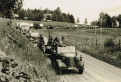 Kolonne des 15. SS-Polizei&shy;regiments in Nord&shy;italien – aus dem Fotoalbum